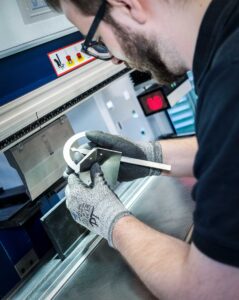 Kontrolle des Biegewinkels